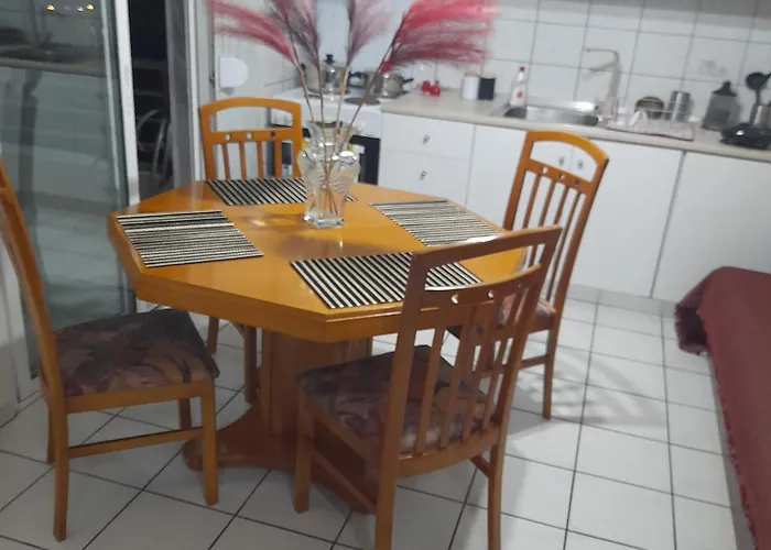 Τina\'S Apartment